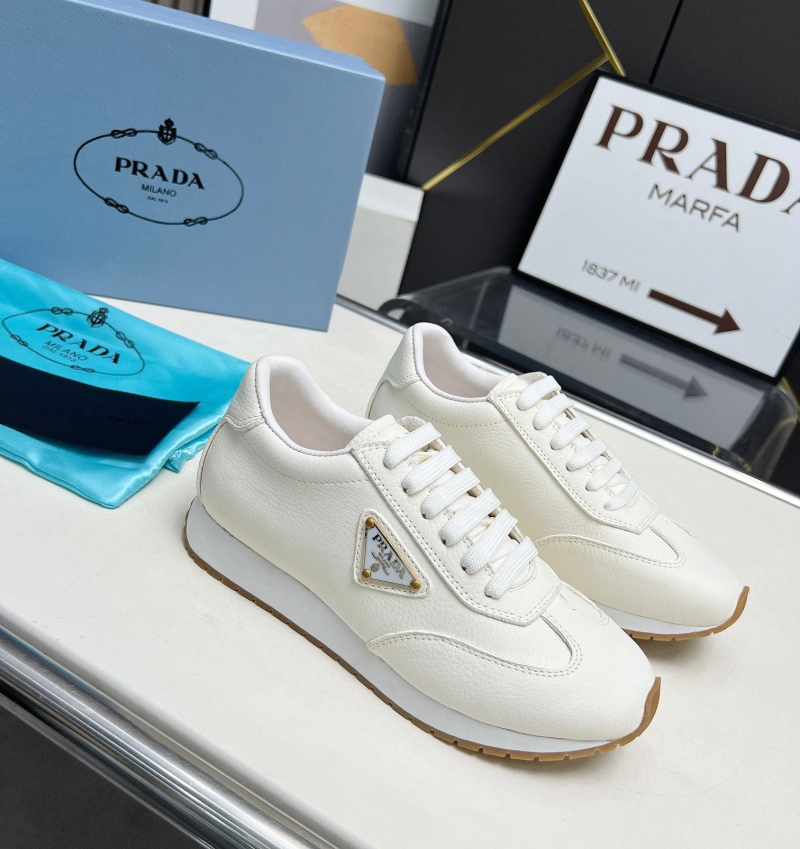 Pra*a casual shoes